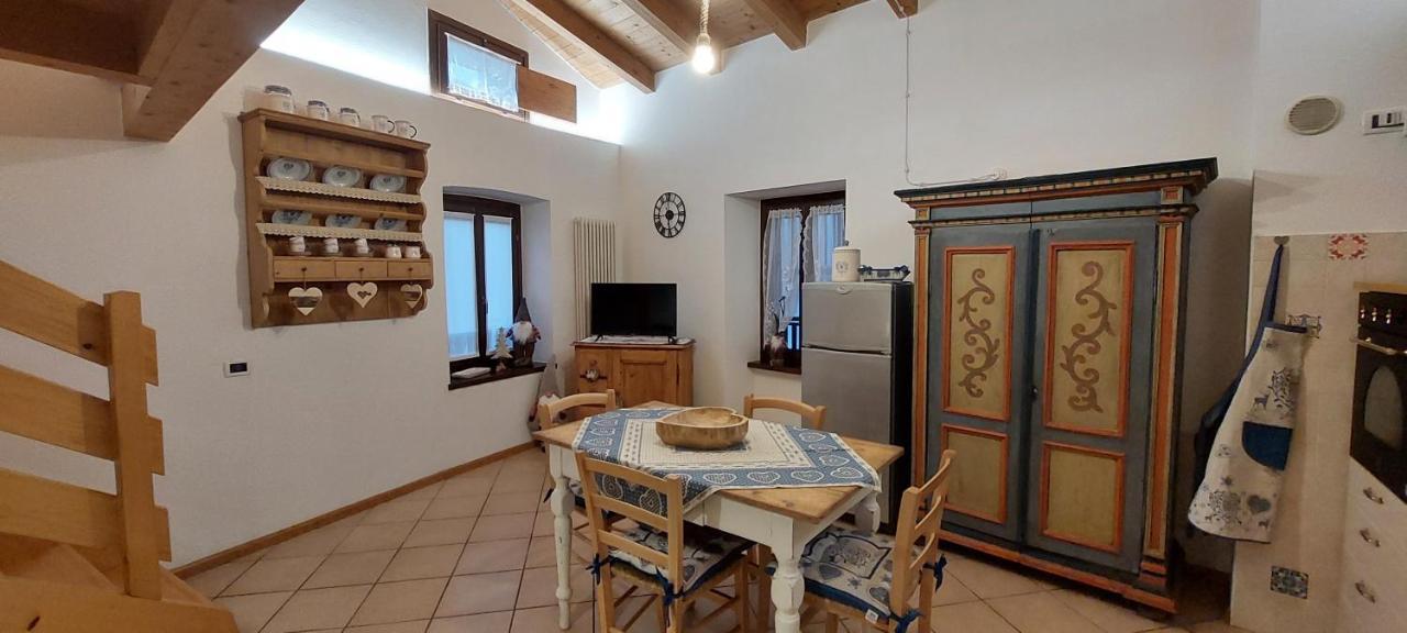 Loft Della Perpetua Di Casa Bernardi, Fuga Romantica Petfriendly Montagnaga  Luaran gambar