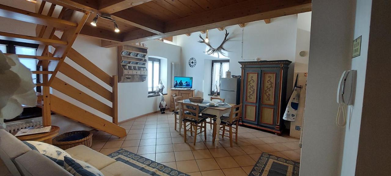 Loft Della Perpetua Di Casa Bernardi, Fuga Romantica Petfriendly Montagnaga  Luaran gambar
