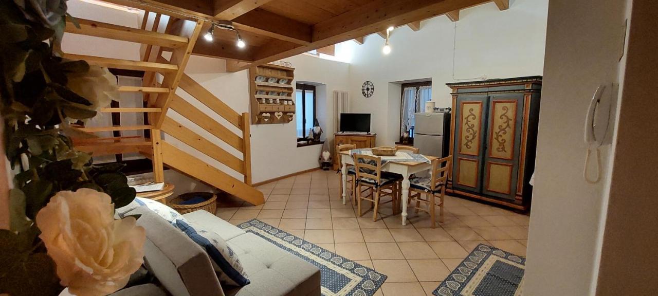 Loft Della Perpetua Di Casa Bernardi, Fuga Romantica Petfriendly Montagnaga  Luaran gambar