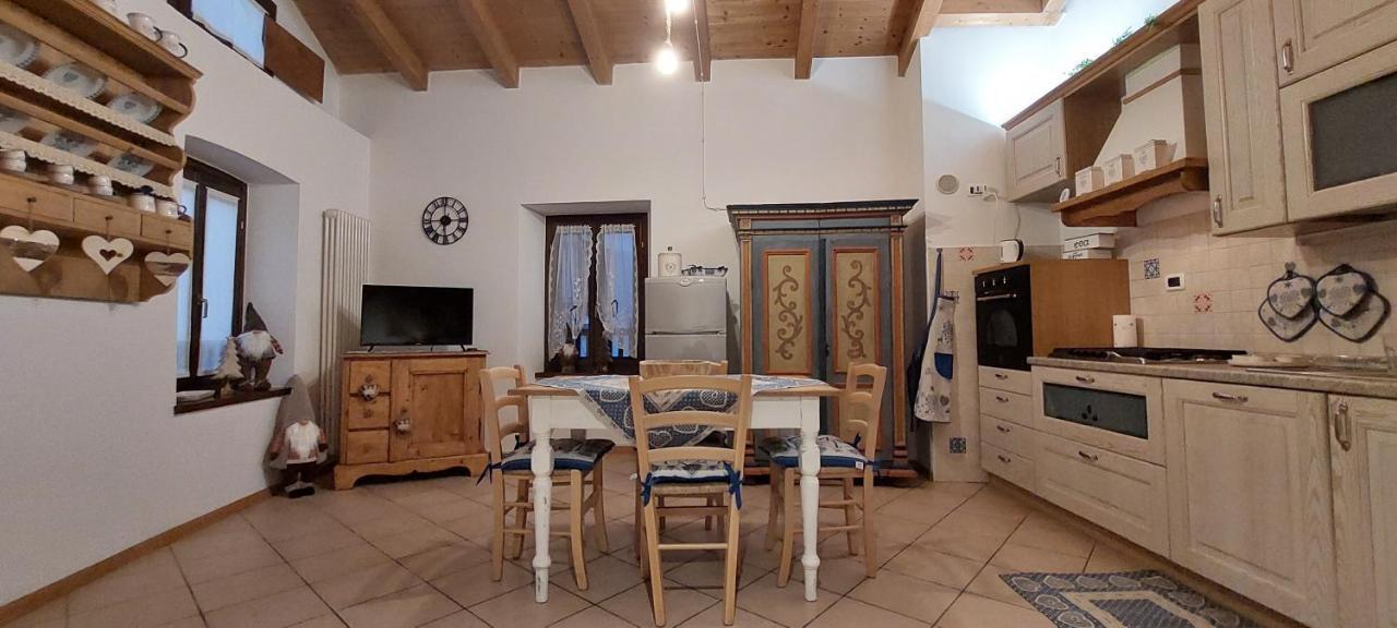 Loft Della Perpetua Di Casa Bernardi, Fuga Romantica Petfriendly Montagnaga  Luaran gambar