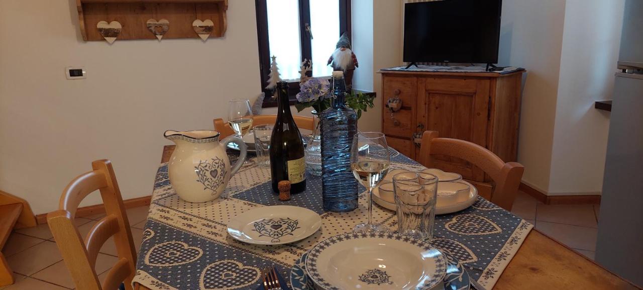 Loft Della Perpetua Di Casa Bernardi, Fuga Romantica Petfriendly Montagnaga  Luaran gambar