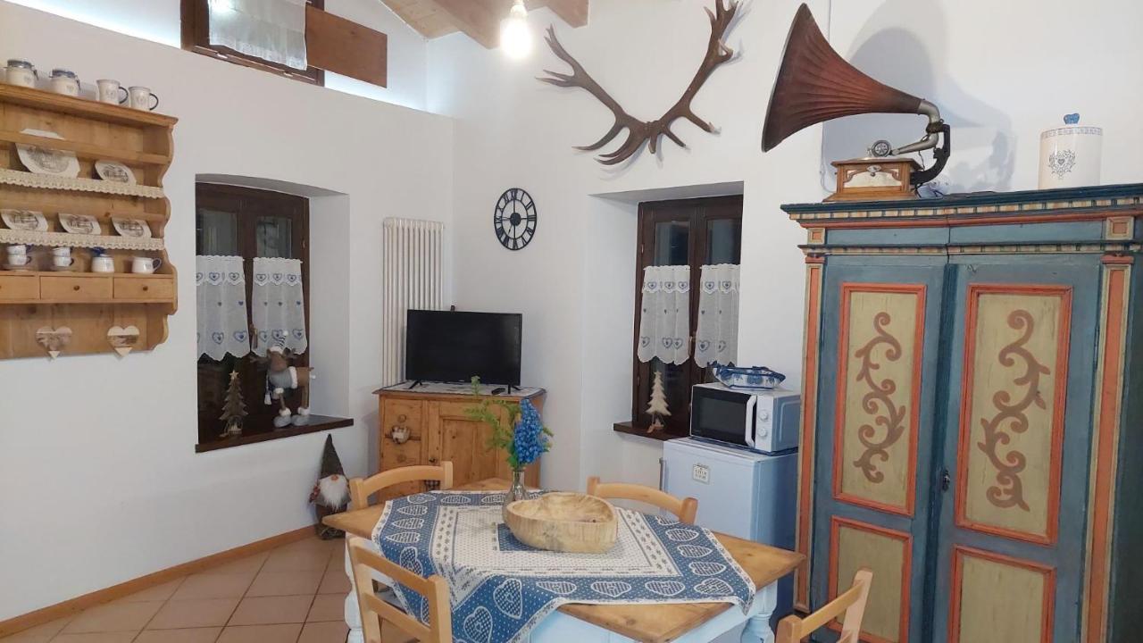 Loft Della Perpetua Di Casa Bernardi, Fuga Romantica Petfriendly Montagnaga  Luaran gambar